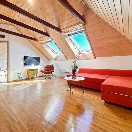 公寓 Scenic Escape - Loft 33