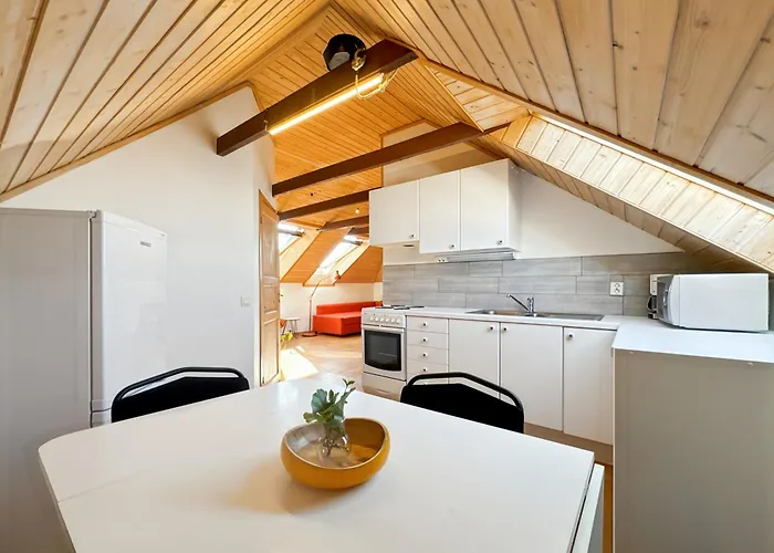 Апартаменты Scenic Escape - Loft 33 *