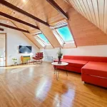 Апартаменты Scenic Escape - Loft 33