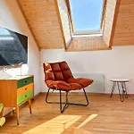 Апартаменты Scenic Escape - Loft 33 *